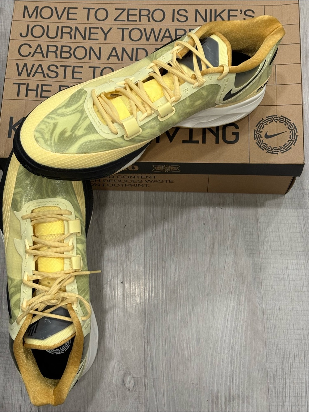 Nike Yellow Marble Athletic Running Shoes BNWT SIZE 18 AT-6/35